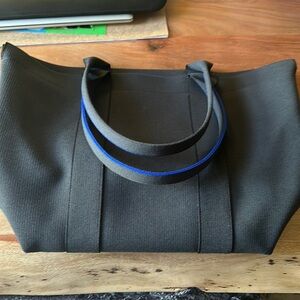 Rothy’s slate black essential tote